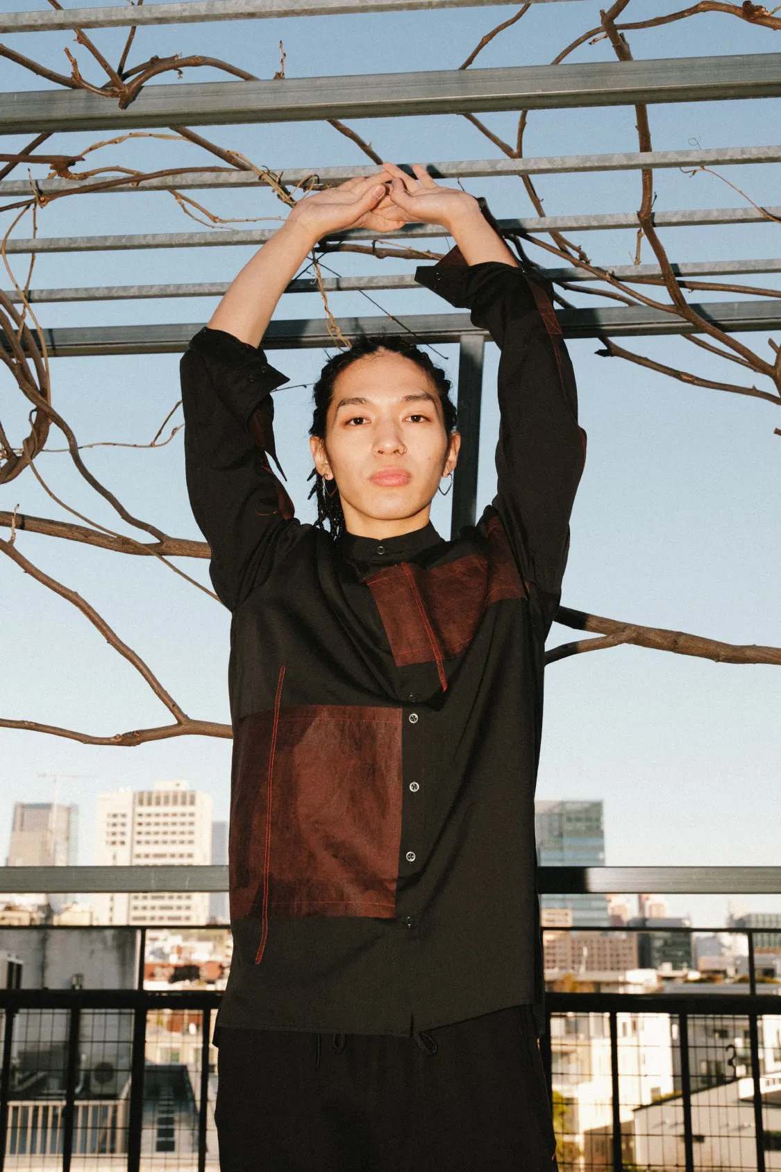 CONTRAST TECH SHIRT / material mix