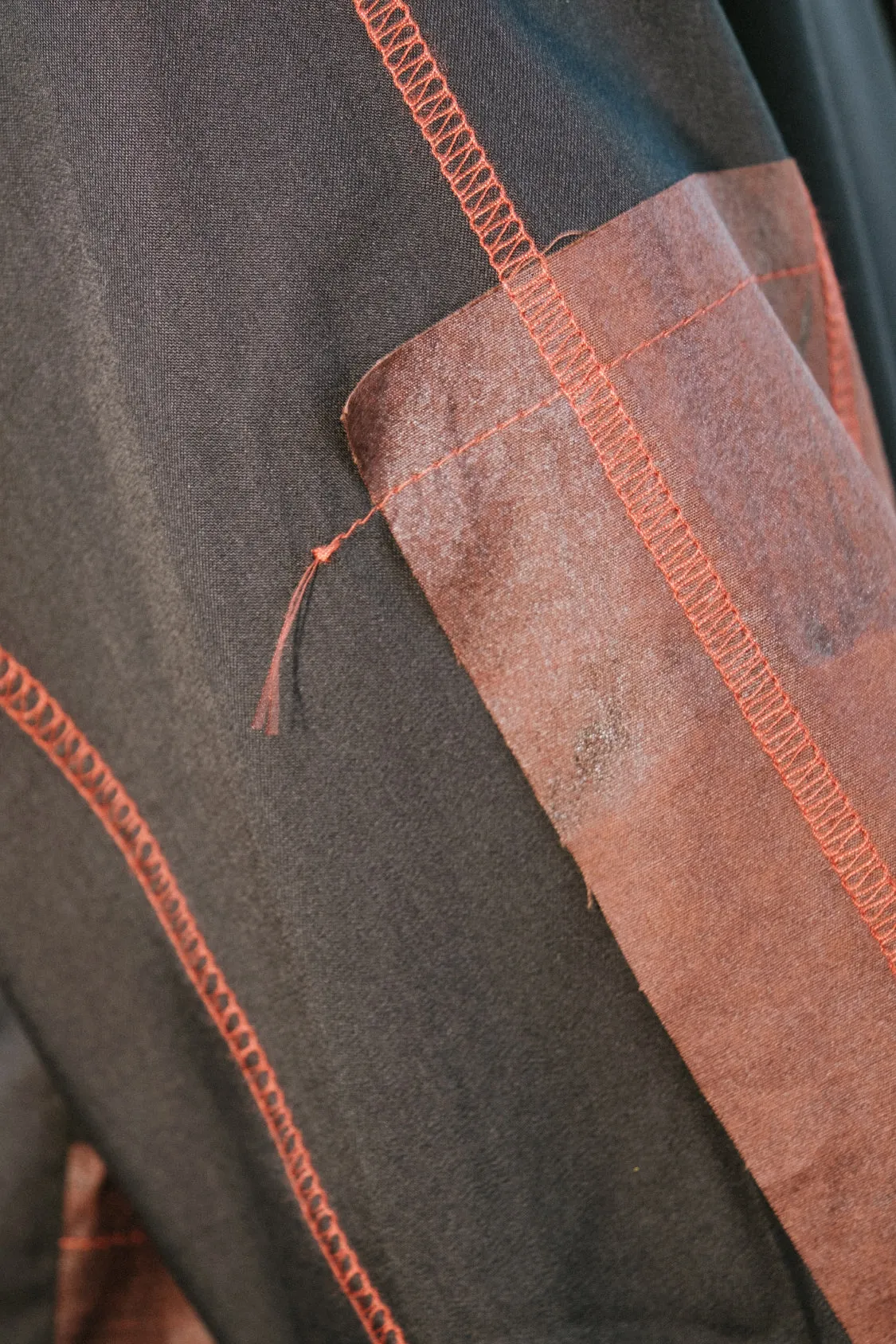 CONTRAST TECH SHIRT / material mix