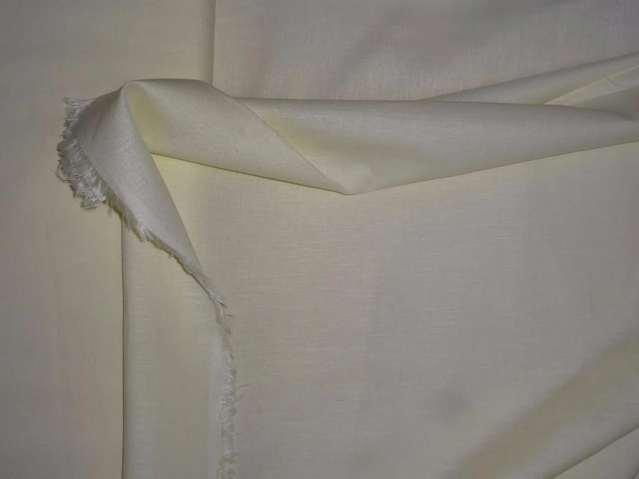 LINEN/ COTTON /LYOCELL FABRIC 58 INCH WIDE YELLOW COLOR