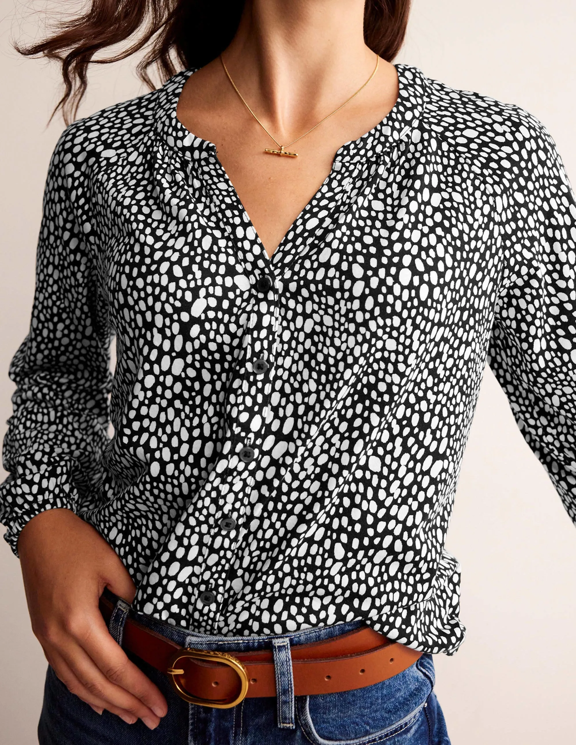 Printed Gather-Detail Shirt-Black, Animal Spot