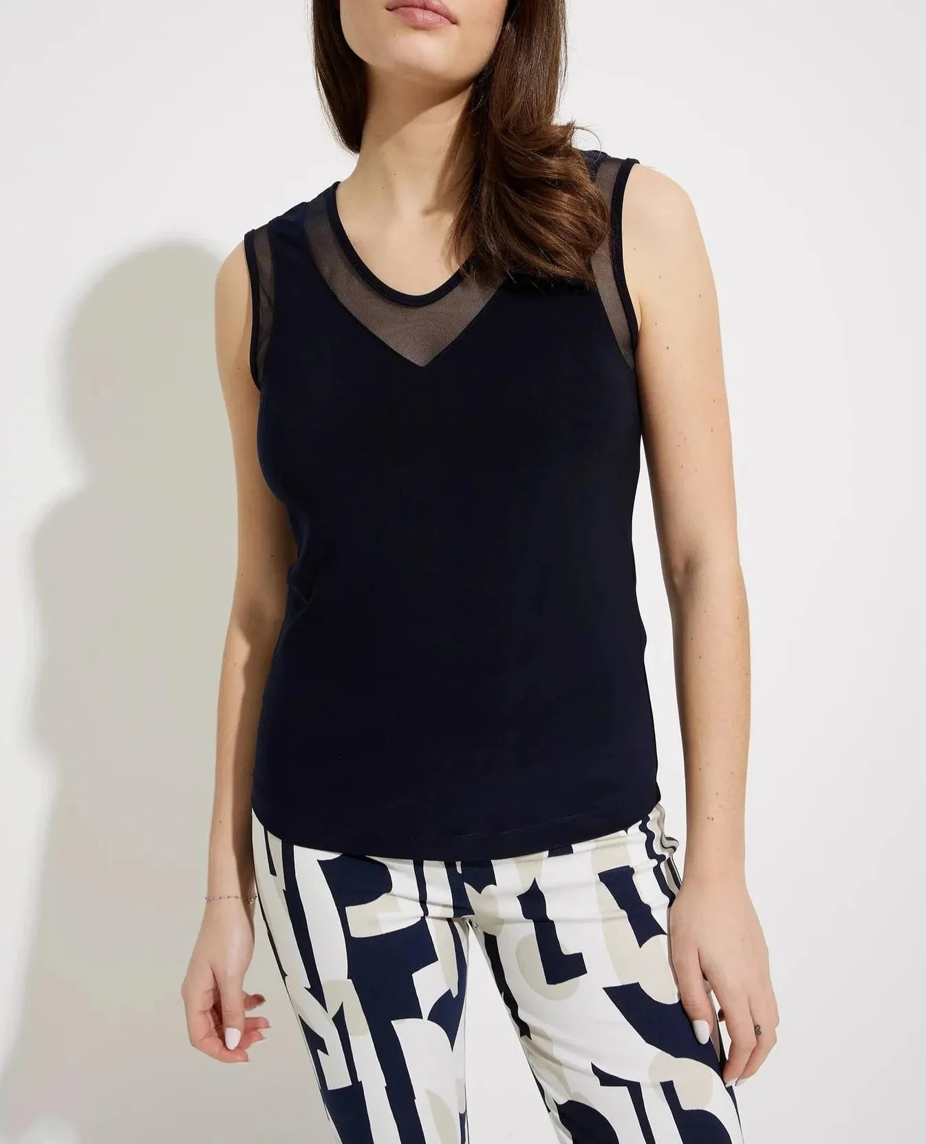 V neck top